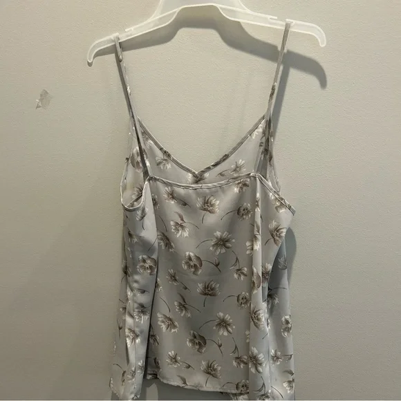 Forever 21 Cream Floral Camisole Size medium - Picture 4 of 5